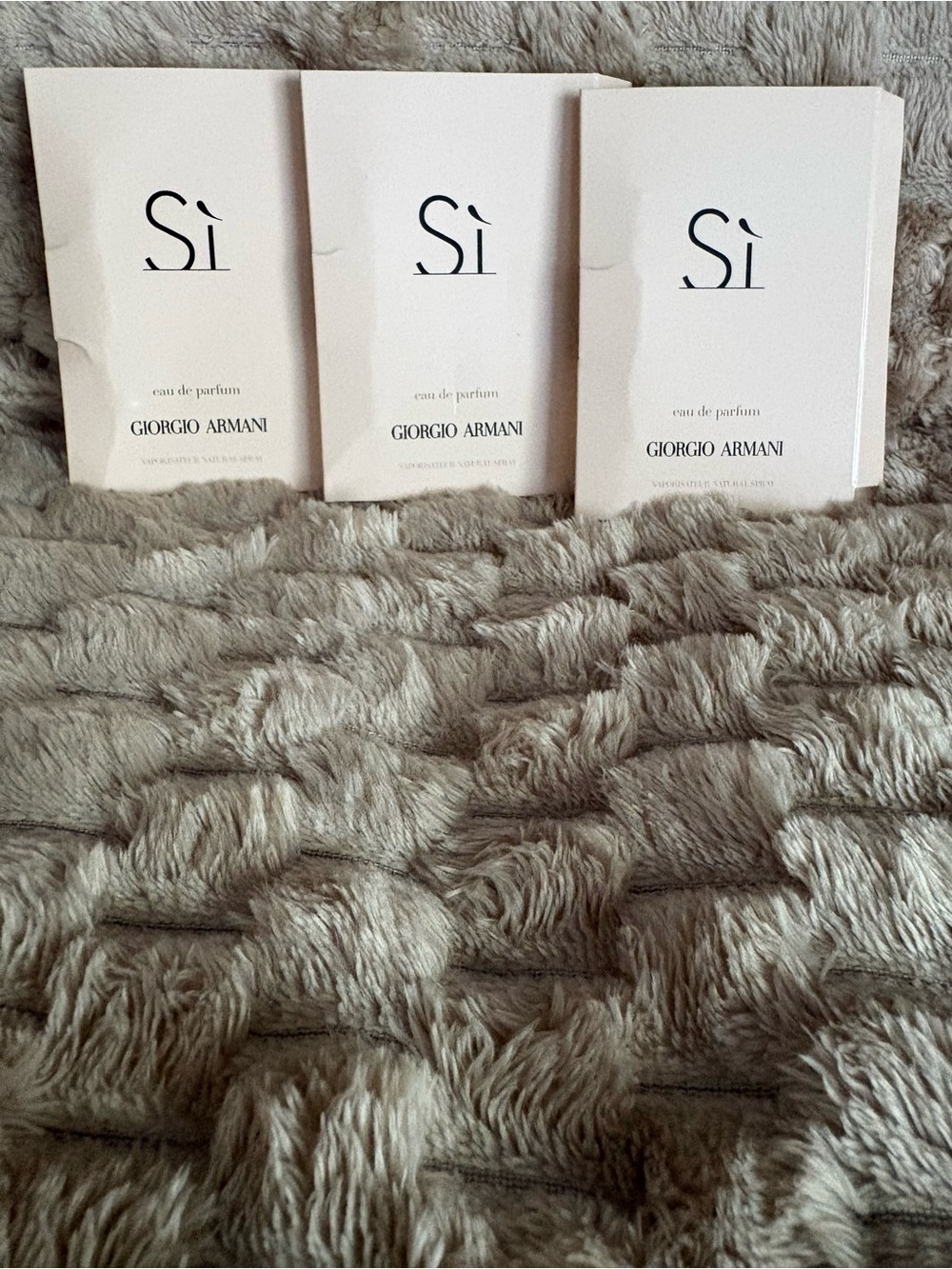 Giorgio Armani Sì EDT samples